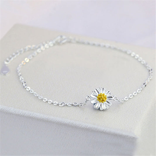 Simple and Fresh Small Daisy Flower Sterling Silver Foot Ornament