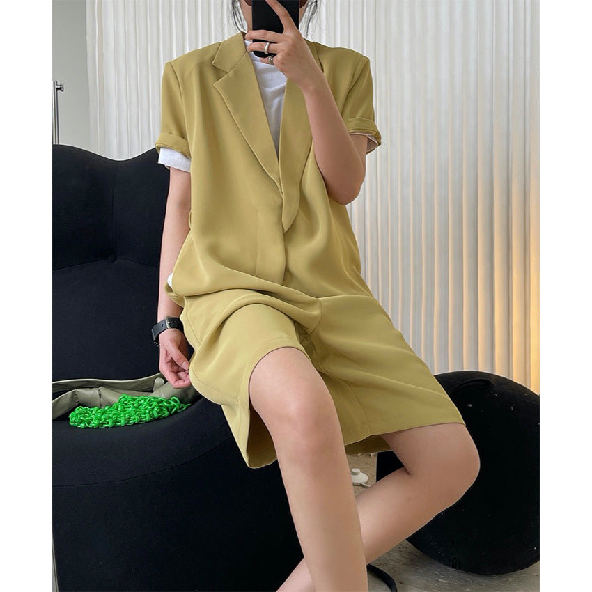 Simple Suit-style Turn-over Collar Waistband Jumpsuit Wide-leg Crisp Loose Shorts Women